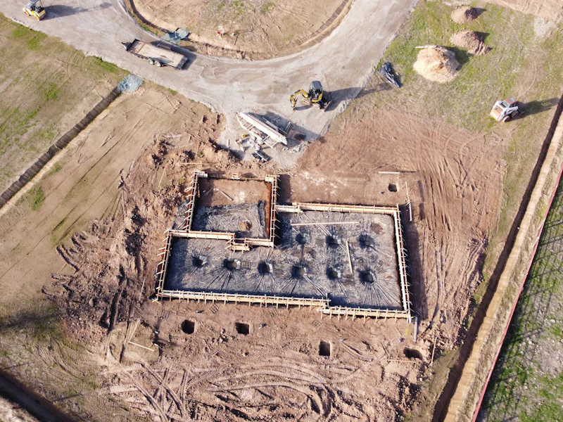 Pad foundations and pile caps